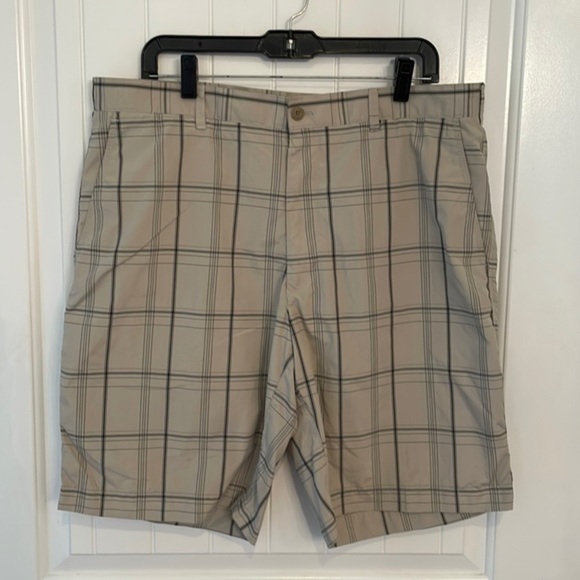 Mens shorts PGA tour athletic plaid career casual flat front - Picture 1 of 8